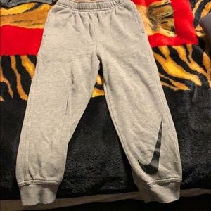 Boys Nike jogger sweatpants